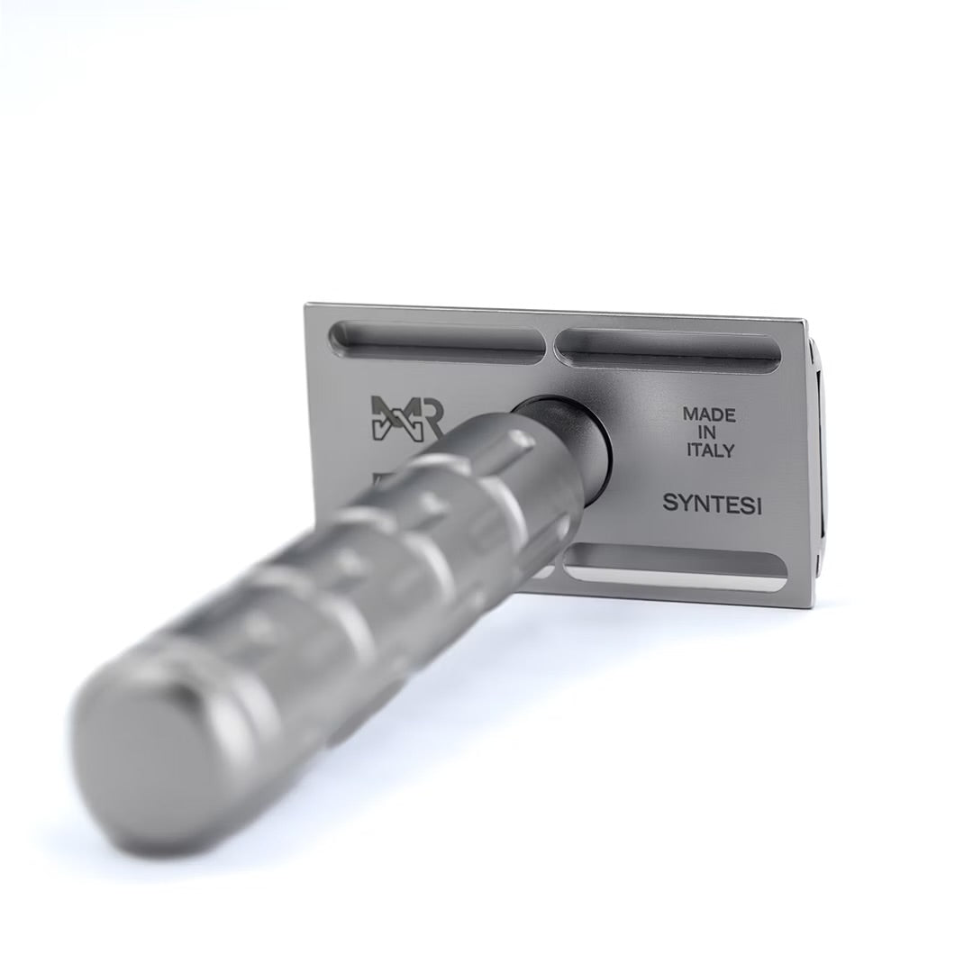 The Goodfellas' smile Syntesi Stainless Steel Safety Razor 雙導向面 303不鏽鋼 剃鬚刀 ( 附送feather 刀片一盒 )