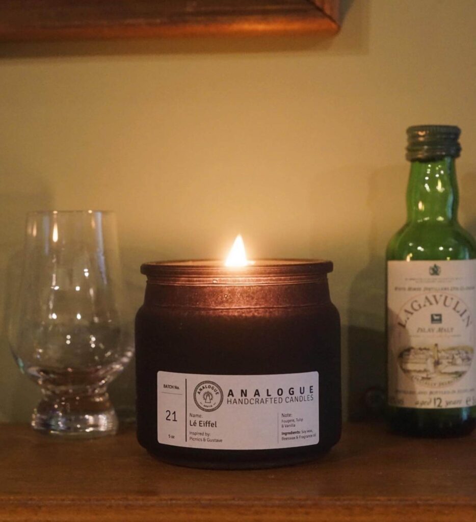 Analogue Apotik Le eiffel Bees & Soy Wax Candle 5oz