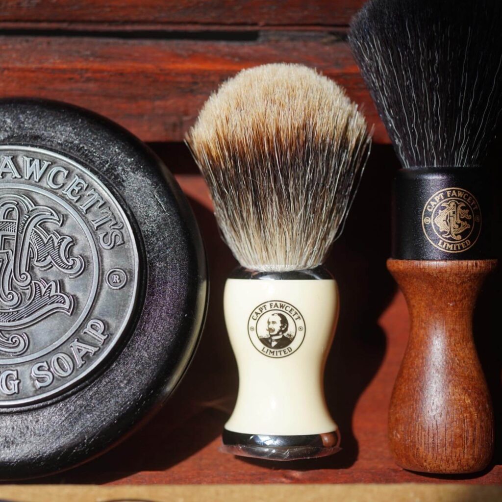 英國Captain Fawcett Luxurious shaving soap豪華經典黃銅雷刻 煙草檀香剃鬚皂 印度黑木碗