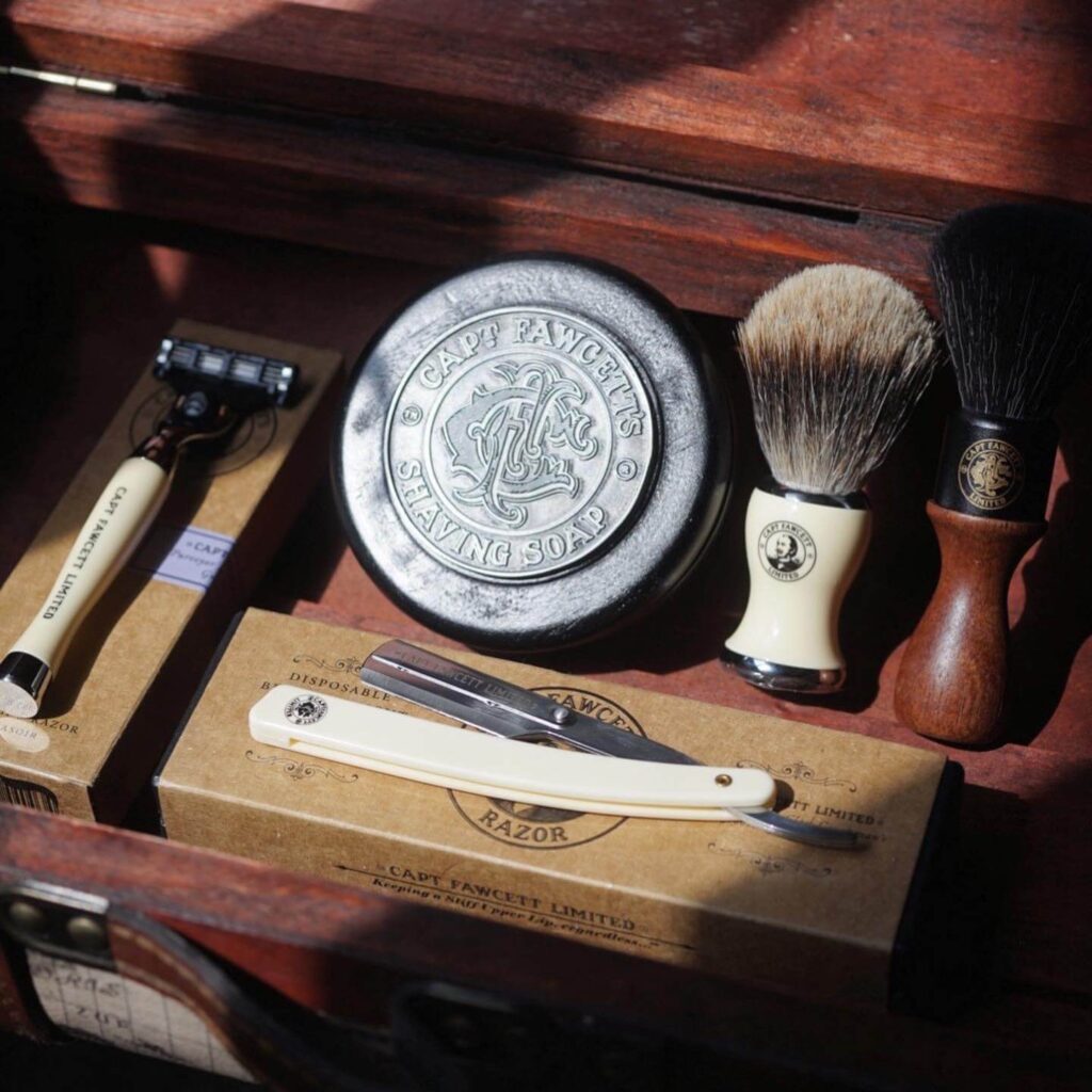 英國Captain Fawcett Luxurious shaving soap豪華經典黃銅雷刻 煙草檀香剃鬚皂 印度黑木碗